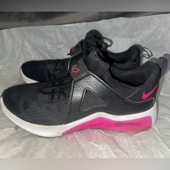 Nike Air Max Bella TR 5 Running Shoes Women's 8 Black Rush Pink - Picture 1 of 5